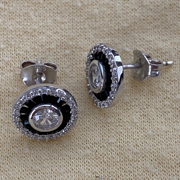 Elegant Sterling Silver 925: circular earrings with black stone accent. - Picture 8 of 9